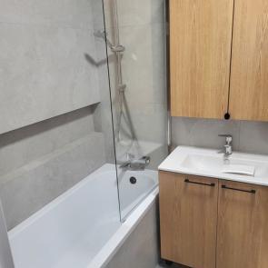 kabiny-prysznicowe-lub-parawany-nawannowe-45