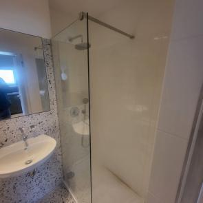 kabiny-prysznicowe-lub-parawany-nawannowe-54